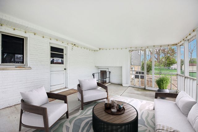 1407 N Highland Avenue, Arlington Heights, IL 60004