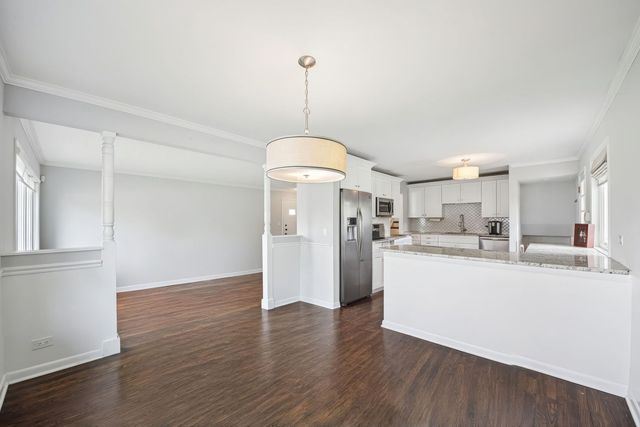 1407 N Highland Avenue, Arlington Heights, IL 60004