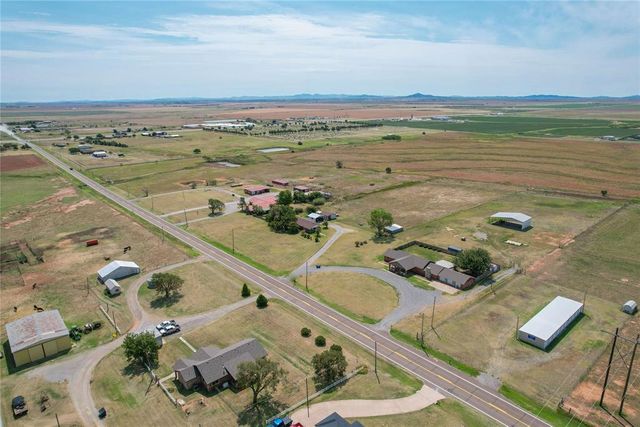 1826 E Iris Avenue, Hobart, OK 73651