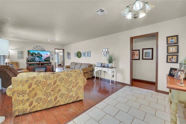 1826 E Iris Avenue, Hobart, OK 73651