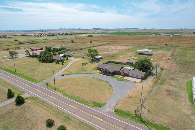 1826 E Iris Avenue, Hobart, OK 73651