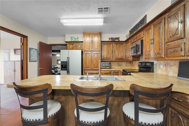 1826 E Iris Avenue, Hobart, OK 73651