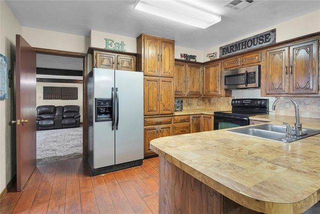 1826 E Iris Avenue, Hobart, OK 73651