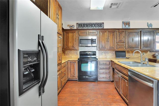 1826 E Iris Avenue, Hobart, OK 73651