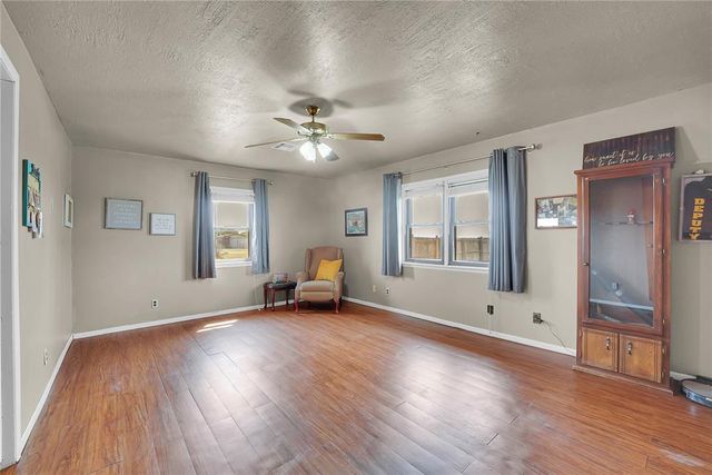 1826 E Iris Avenue, Hobart, OK 73651