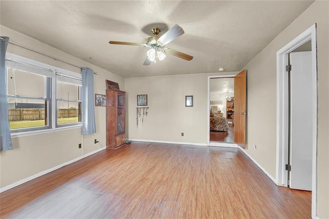 1826 E Iris Avenue, Hobart, OK 73651