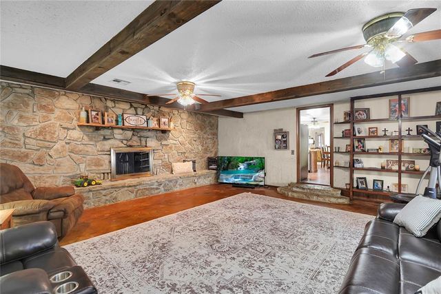 1826 E Iris Avenue, Hobart, OK 73651