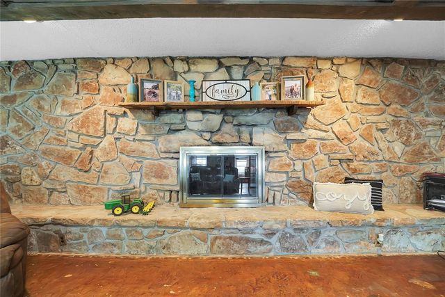 1826 E Iris Avenue, Hobart, OK 73651