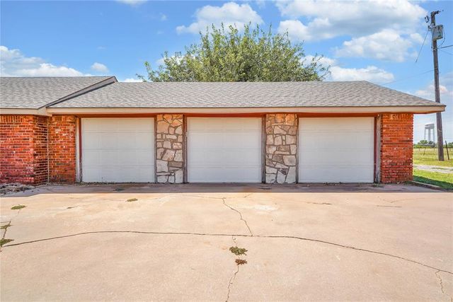 1826 E Iris Avenue, Hobart, OK 73651