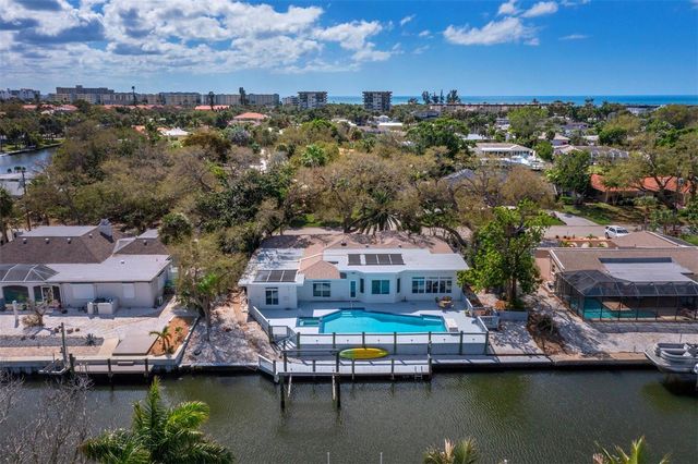 951 CONTENTO ST., Siesta Key, FL 34242