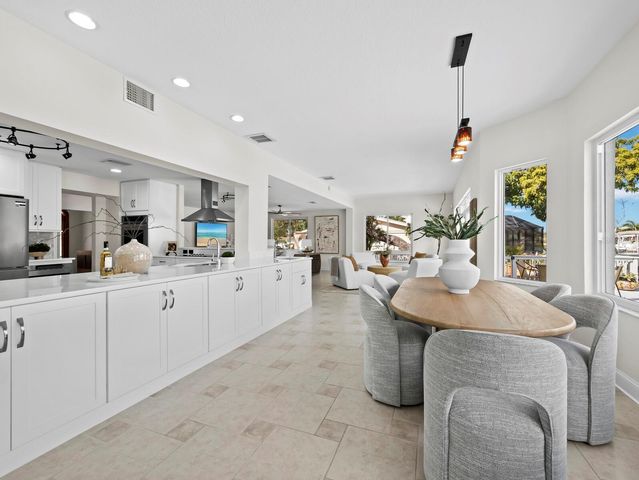 951 CONTENTO ST., Siesta Key, FL 34242