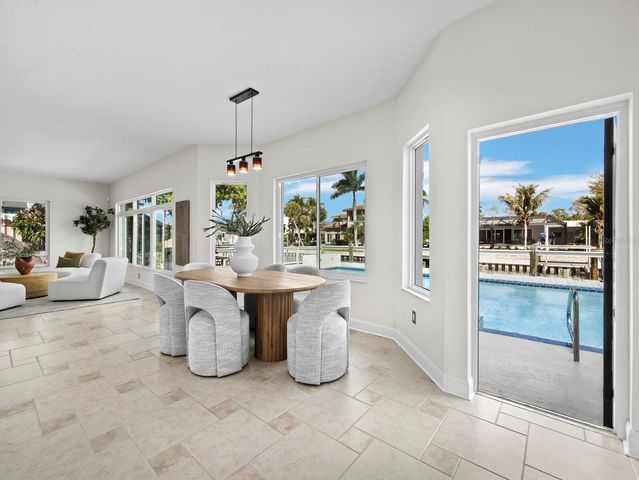 951 CONTENTO ST., Siesta Key, FL 34242