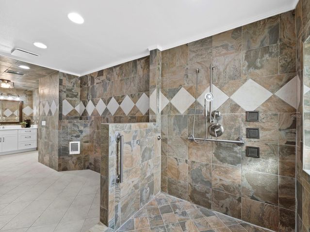 951 CONTENTO ST., Siesta Key, FL 34242