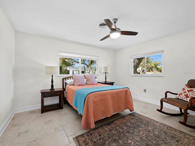 951 CONTENTO ST., Siesta Key, FL 34242