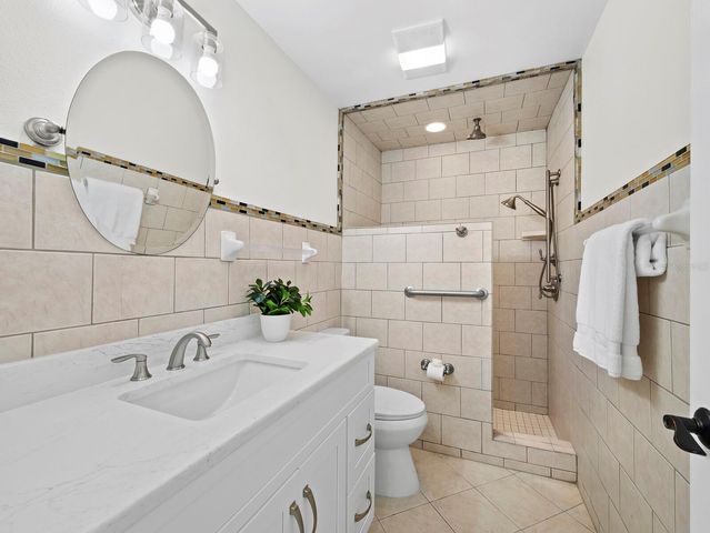 951 CONTENTO ST., Siesta Key, FL 34242