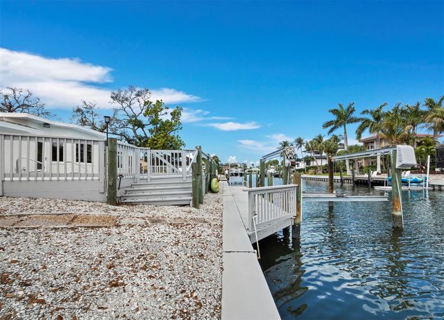 951 CONTENTO ST., Siesta Key, FL 34242