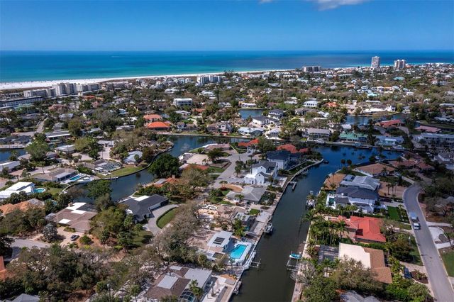 951 CONTENTO ST., Siesta Key, FL 34242