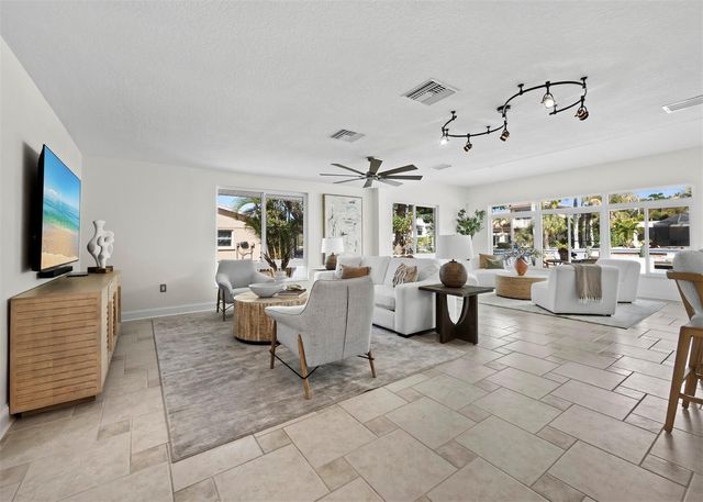 951 CONTENTO ST., Siesta Key, FL 34242