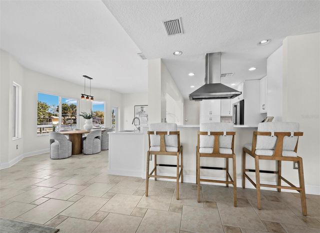 951 CONTENTO ST., Siesta Key, FL 34242