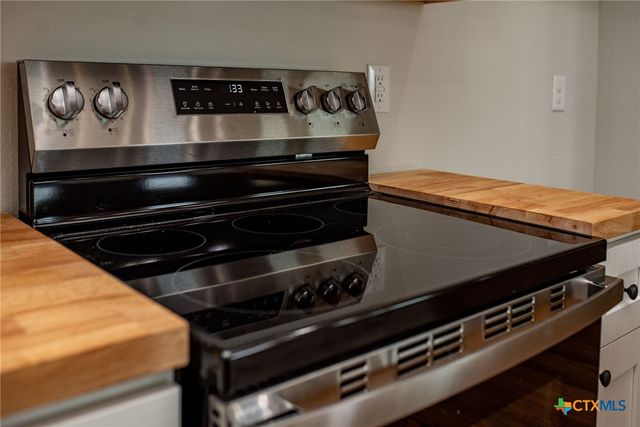 193 Powderhorn Lane, Port Lavaca, TX 77979