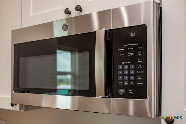 193 Powderhorn Lane, Port Lavaca, TX 77979