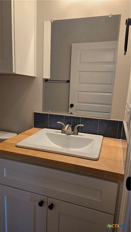 193 Powderhorn Lane, Port Lavaca, TX 77979