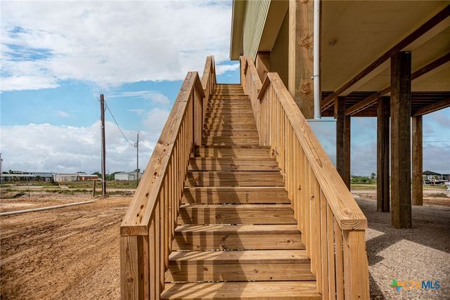 193 Powderhorn Lane, Port Lavaca, TX 77979