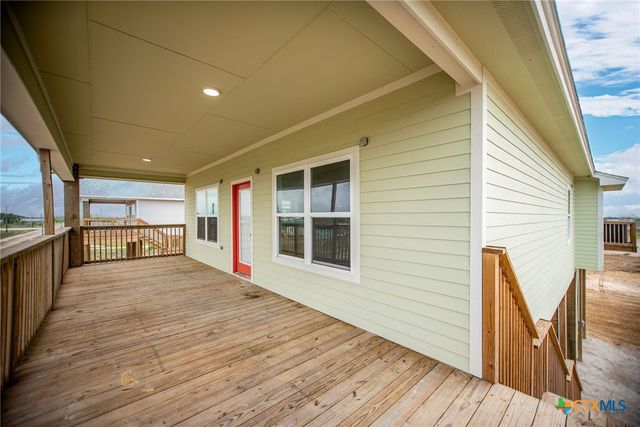 193 Powderhorn Lane, Port Lavaca, TX 77979