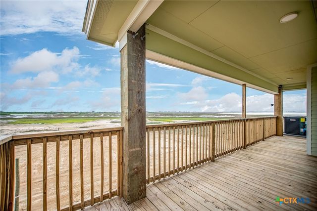 193 Powderhorn Lane, Port Lavaca, TX 77979