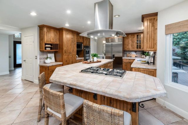 3744 Newcrest Pt, San Diego, CA 92130