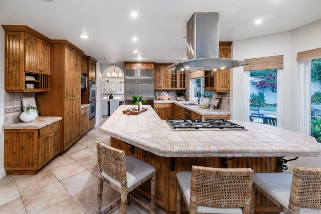 3744 Newcrest Pt, San Diego, CA 92130