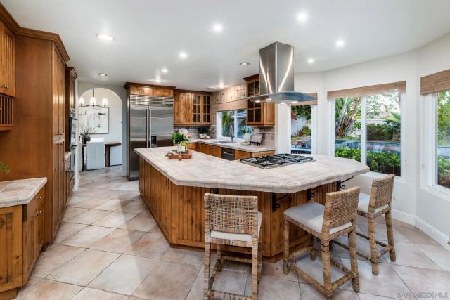 3744 Newcrest Pt, San Diego, CA 92130