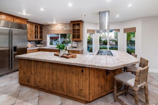 3744 Newcrest Pt, San Diego, CA 92130