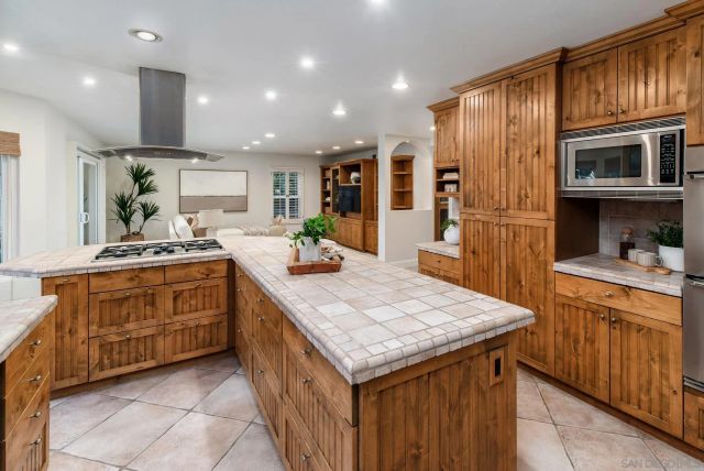 3744 Newcrest Pt, San Diego, CA 92130