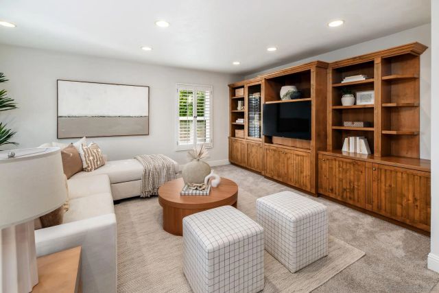 3744 Newcrest Pt, San Diego, CA 92130