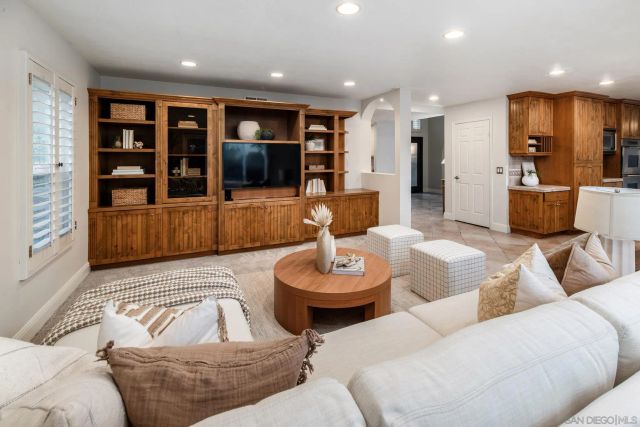3744 Newcrest Pt, San Diego, CA 92130