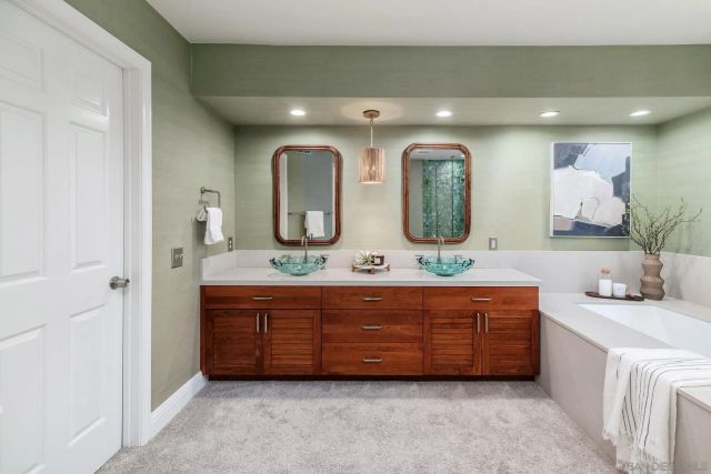 3744 Newcrest Pt, San Diego, CA 92130