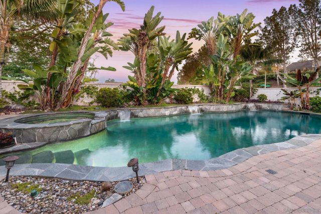 3744 Newcrest Pt, San Diego, CA 92130