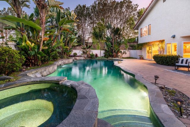 3744 Newcrest Pt, San Diego, CA 92130