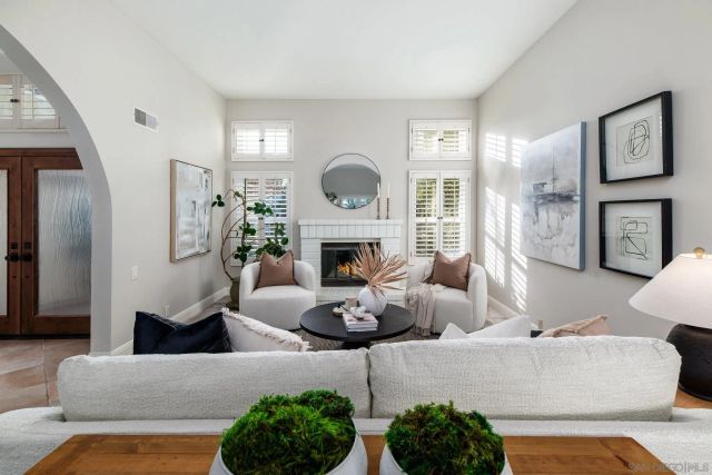 3744 Newcrest Pt, San Diego, CA 92130
