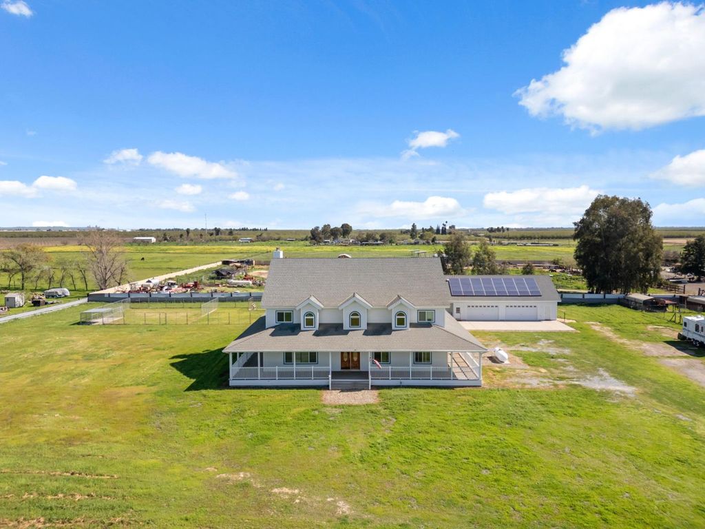 Image 1 of property listing at 22581 Road 20, Chowchilla, CA 93610
