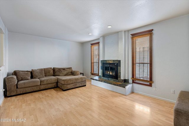 4950 E Hawthorne Street, Tucson, AZ 85711