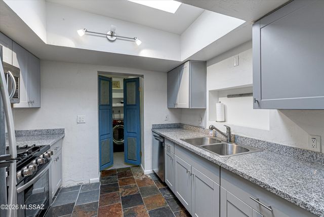 4950 E Hawthorne Street, Tucson, AZ 85711