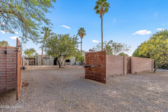 4950 E Hawthorne Street, Tucson, AZ 85711