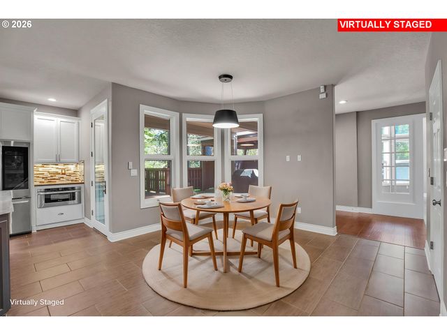 16633 WOODSMAN Ct, Lake Oswego, OR 97034