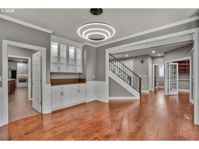 16633 WOODSMAN Ct, Lake Oswego, OR 97034