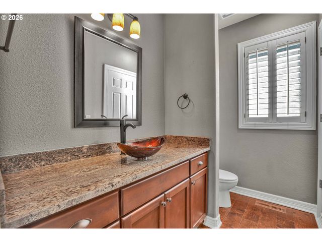 16633 WOODSMAN Ct, Lake Oswego, OR 97034