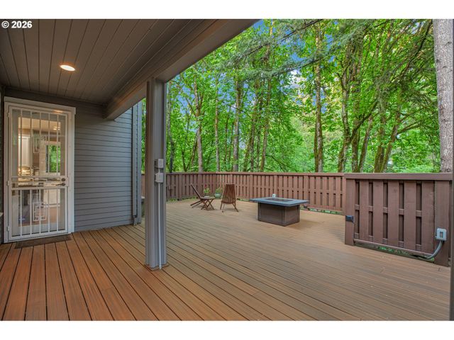 16633 WOODSMAN Ct, Lake Oswego, OR 97034