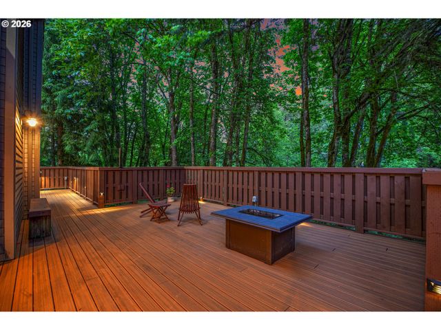 16633 WOODSMAN Ct, Lake Oswego, OR 97034
