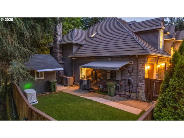 16633 WOODSMAN Ct, Lake Oswego, OR 97034